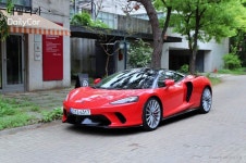 [시승기] “보기보다 훨씬 쓸만합니다”..짐 실리는 슈퍼카 ‘맥라렌 GT’