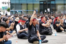 벤츠 딜러 한성자동차 노조 파업 10일째..과연 주요 쟁점 사항은?