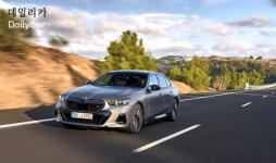 BMW 뉴 5시리즈·전기차 i5..월드카어워즈 ‘2024 럭셔리카’ 선정