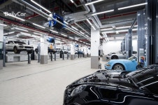 “커피부터 골프까지”..포르쉐, 국내 최대 규모 서비스 센터 성수 오픈