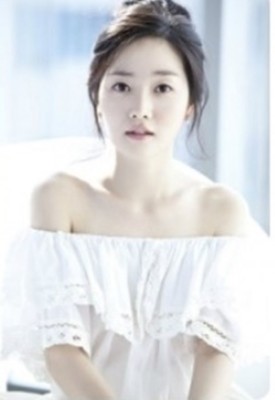 여현수 아내 정하윤, 청순여신 등극 사진 보니? 아슬아슬 갸녀린 어깨라인도... | 포토뉴스