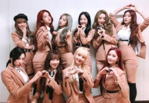 우주소녀, 빛나는 미모 뽐낸 단체 사진 공개...뮤직뱅크 완료