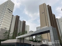 [단독] HDC현산, 파주 운정서 설계 오류...엉뚱한 곳에 부착된 휴지걸이