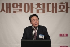 윤석열 디지털 인재 공급 확대...입시에서 코딩, 국영수 이상 배점