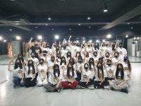 [우크라 줌인] STOP WAR! 비스트, 포미닛, BTS 안무가 이상길 교수 댄스팀 53명 평화를 외치다
