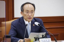 국제유가 120달러 돌파에 유류세 30% 인하 효과 반감…추가 인하카드 나올까?