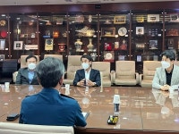 민주당 의원들, 文 전 대통령 사저 앞 집회 대응 미비...경찰청 항의 방문