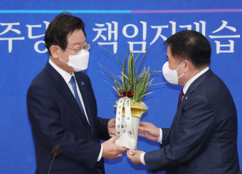 尹 대통령, 이재명 대표와 3분간 통화 