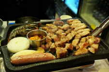 제주도현지인맛집 ‘함덕그때그집’, 육즙 가득한 제주도흑돼지 맛볼 수 있는 현지인 맛집