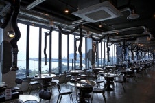 정방폭포와 천지연폭포 근처에 위치한 “바다를 본 돼지” 제주도 서귀포시 흑돼지 맛집 인기