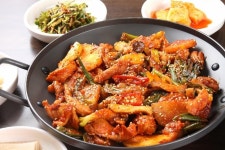 설 명절음식으로 느끼한 속을 달래줄 백종원, 김수미의 얼큰한 묵은지 활용 레시피