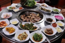 푸르른 곽지과물해변 근처 제주 애월 맛집 ‘백번가든’, 효리네민박 시즌1 방영된 향토음식점