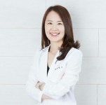 [칼럼] 웃는 인상 위한 ‘입술필러’, 얼굴의 조화를 고려해야