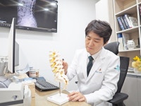 [칼럼] 척추관협착증, 나이 들수록 척추관 좁아져 발생 확률 증가