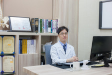 [칼럼] 허리디스크, 재발 걱정 없으려면 근본적 원인 치료해야