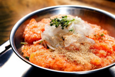 더운 여름엔 역시 물회지..18가지 재료가 들어간 서울항아리물회 엄청난 비주얼은?