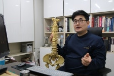[칼럼] 안면마비후유증 발생 시, 교정침 시술과 수기 요법을 더해 개선해야