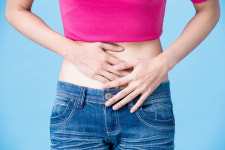 여자 방광염 증상 남자보다 자주 나타나는 원인은?...자연치료 힘들까 약국 약보다 병원 항생제가 효과적