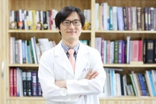 [칼럼] 다양한 신체 통증과 허리디스크, 한방 추나요법으로 개선 가능