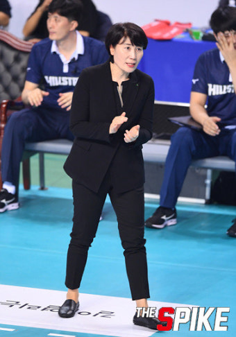 ‘2연패’ 이도희 감독, “조금씩 안 맞고 있다”