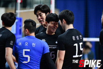 ‘파다르 31점’ 현대캐피탈, 우리카드 꺾고 1위 등극