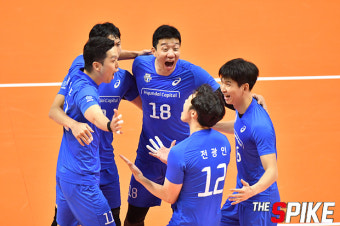 ‘블로킹 15-7 ’현대캐피탈, OK저축은행 잡고 시즌 첫 연승 달성