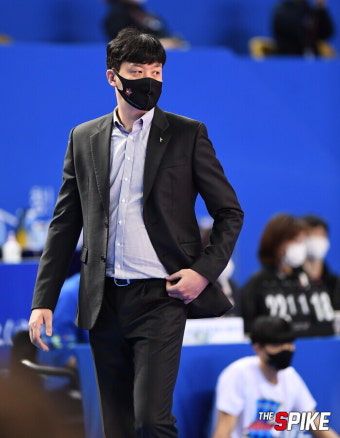 [벤치명암] ‘봄 배구 좌절’ 이영택 감독 “부상이 아쉬웠네요”