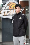 ‘형 같은 편안함’ KB 김학민 코치 “선수들은 편하게, 팀은 한 단계 UP”