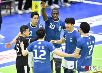 ‘전광인 서브 5점’ 주장의 활약으로 승리한 현대캐피탈 [스파이크노트]