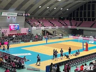 ‘조용하고, 진지하게’ 일본이 배구를 관람하는 방법 [히메지 현장노트]