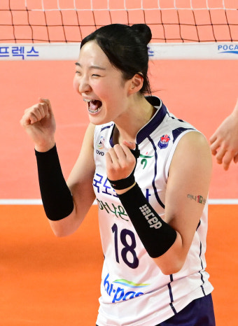 ‘1순위’ 신인 김세빈이 코트에서 경험한 프로 첫 승 “이기니깐 진짜 프로 선수 같아요”
