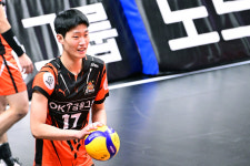 ‘MB 주전 경쟁’ 뛰어든 OK 박창성 “젊은 게 무기입니다”