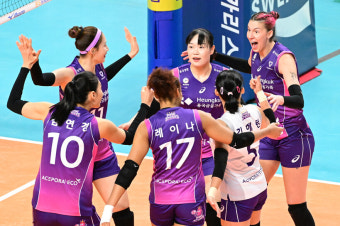 ‘새로운 퍼즐’ 윌로우로 삼각편대 완성한 흥국생명, GS칼텍스 3-0 완파하며 선두 추격[스파이크노트]
