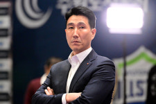 ‘3위 도약’ 한국전력 재덕이가 리시브 가담 vs ‘1위 수성’ 우리카드 마테이가 보여줘야 [프레스룸]