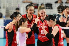 페퍼저축은행, 한국도로공사 꺾고 창단 이래 최초로 시즌 첫 경기 승리 [스파이크노트]