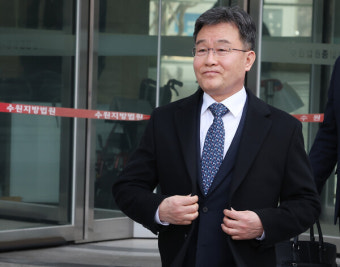 '대장동 개발 사업' 청탁 의혹 김만배, 1심 징역 2년 6개월