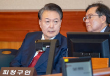 尹 형사재판·탄핵심판 순차 진행... 대두되는 개헌 필요성