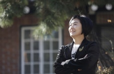 결기와 성심으로 만개한 시인 박미산