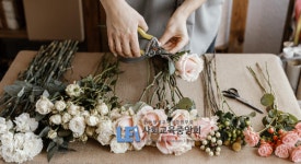 안개꽃·결혼기념일 선물 관련 관심자에 무료수강 플로리스트전문가 자격증 교육 진행