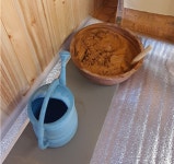 황토를 바르는 일은 자연을 회복하는 과정