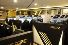 모바일과 pc게임을 동시에, pc방창업자들 헤드업모니터에 관심 보여
