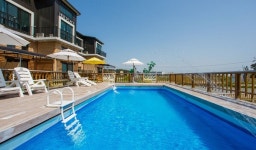 개별 수영장 및 놀이방 등 가족여행객을 위한 펜션. 태안 안면도 키즈펜션 ‘휴플레이스’