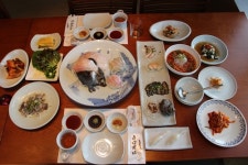 해운대 맛집 선창횟집에서 고급스러운 분위기와 함께 신선한 회를 맛볼 수 있어