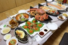 소래포구 횟집 맛집 서천수산, 제철 대하 꽃게 한상차림 제공