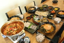 갓 잡은 해산물들을 다양하게 맛볼 수 있는 “제주도 해녀세자매” 제주 한림 맛집으로 유명