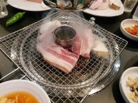 연말연시 삼겹살 맛집으로 소문난 흑돈회관 인기