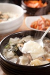 겨울철 별미 수제비 만드는법 들깨부터 감자까지...쫄깃한 반죽 비법은?