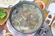 가정의달 맞아 먹부림 여행으로 안면도 맛집 ‘딴뚝칼국수’