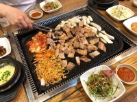 화려한불쑈와 함께하는 천연돌판구이집 봉명동 신돈생삼겹살