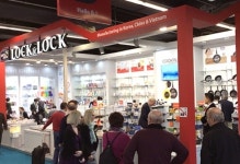 주가부양 나선 어피니티, 락앤락 재매각하나